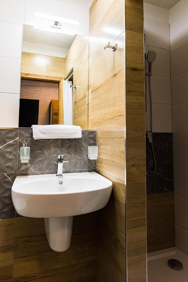 Hotel Carrera Rimavská Sobota Dış mekan fotoğraf