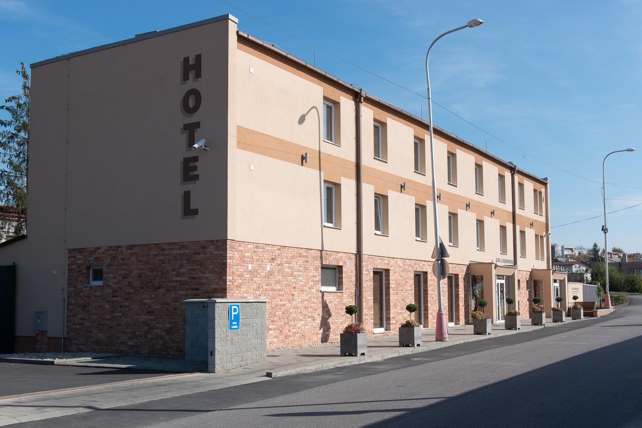 Hotel Carrera Rimavská Sobota Dış mekan fotoğraf